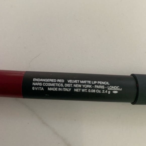 NARS Velvet Matte lip pencil Endangered Red - EUC - Picture 6 of 10
